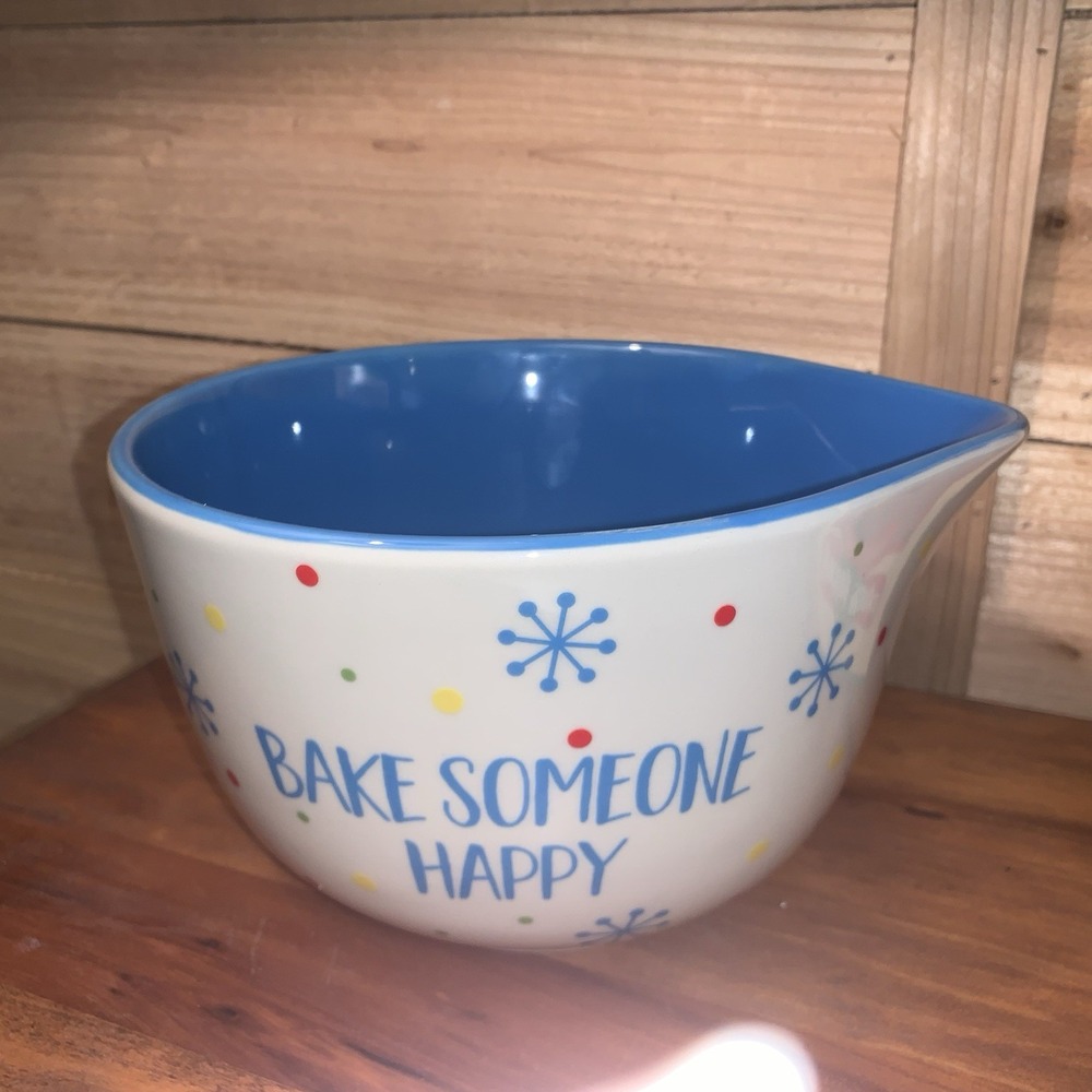 Temptations 2QT Mixing Bowl With‎ Spout "Bake Someone Happy"  Reindeer Seasonal